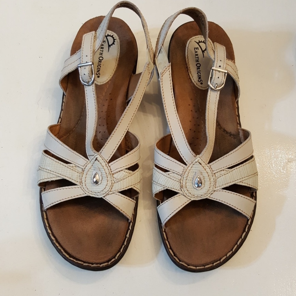 Earth Origins White Leather Sandals size 9 W